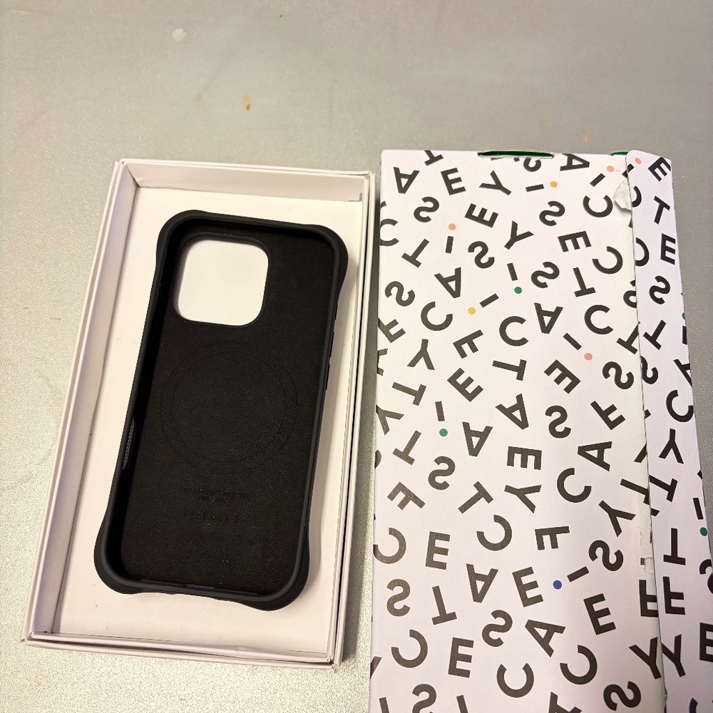 Selling a CASETiFY ripple case